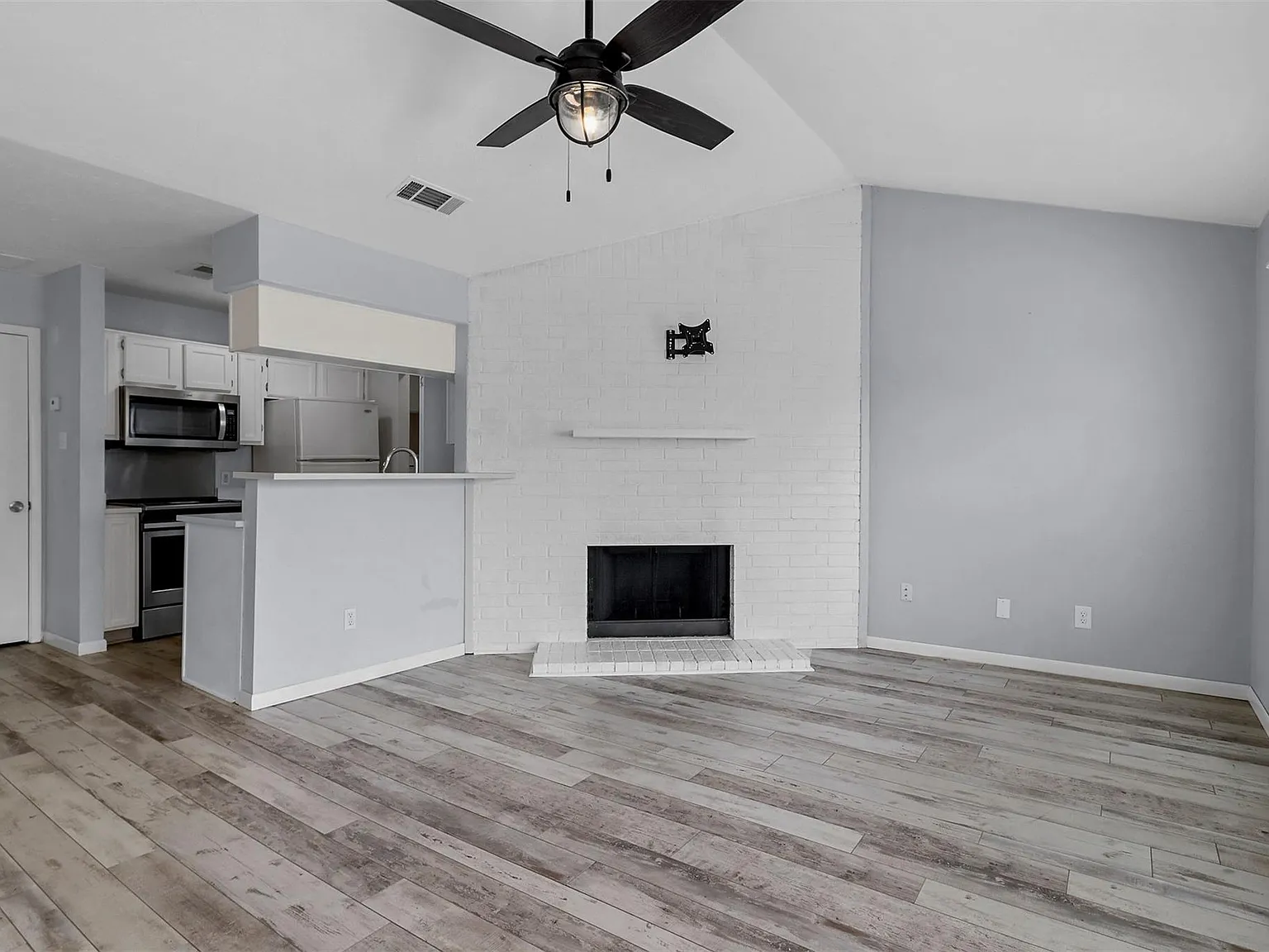 2400 Jupiter road #E2; Plano 75074 - 1 — Photo 2