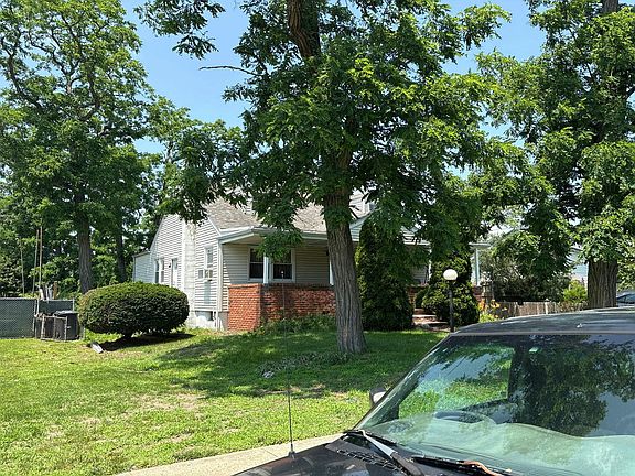 3rd image of 79 Bennett Ave