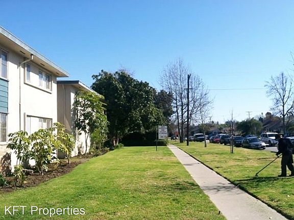 3rd image of 3200 S Barrington Ave APT 2