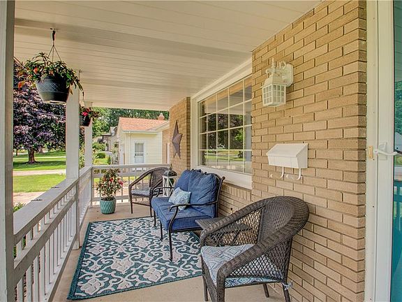 3rd image of 665 Oakridge Dr