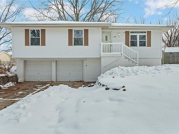 2nd image of 1509 SE 15th Pl