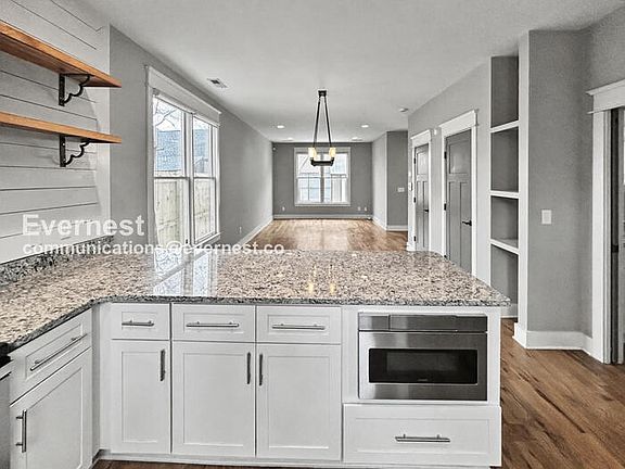 4th image of 902 Cheatham Pl #G