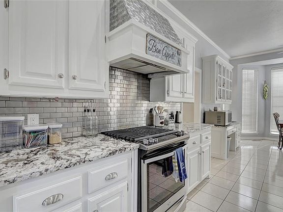 4th image of 2112 Dansmere Ave