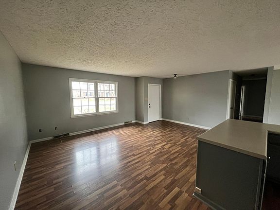 2nd image of 831 Paddock Way