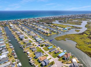 3065 3rd St, Surf City, NC 28445