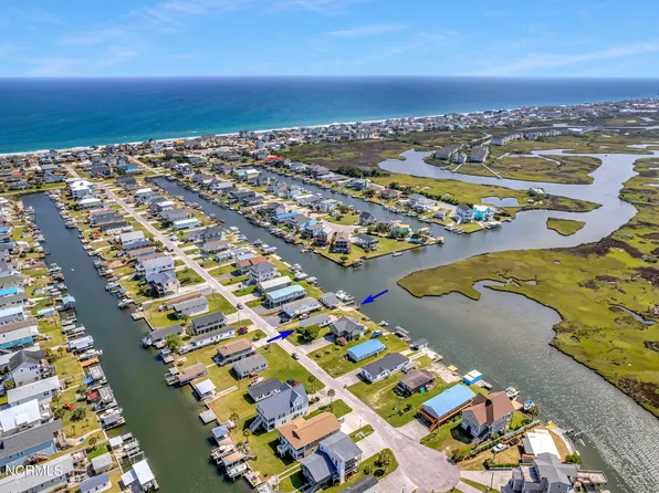 3065 3rd Street, Surf City, NC 28445