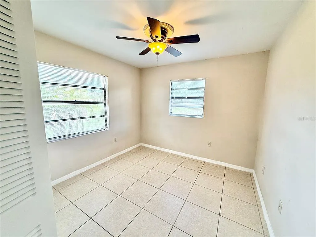 3 bed, 2.0 bath, 1191 sqft, $2,000 — Photo 3