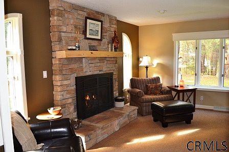2nd image of 5 Cobble Hill Dr