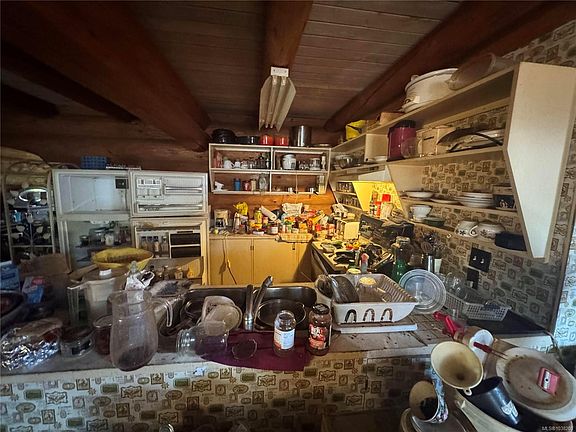 4th image of 3337 Egremont Rd