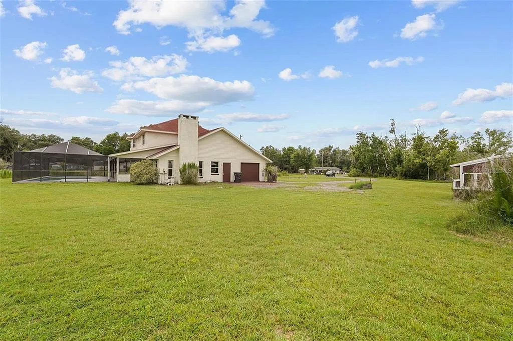 4 bed, 2.5 bath, 2516 sqft, $3,500 — Photo 4