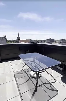 Rented by Compass | media 7