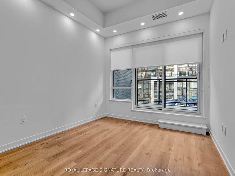 395 Dundas St W #222 — Photo 12