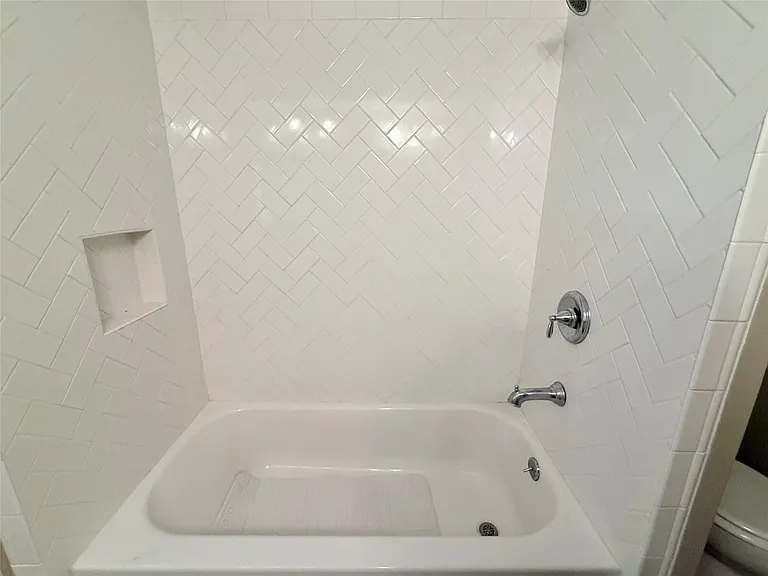 106 Longacre Dr — Photo 21