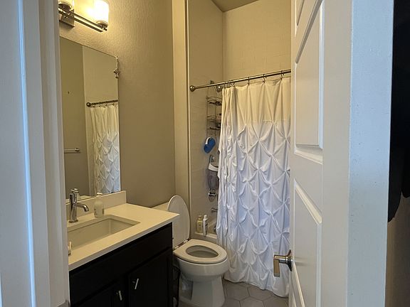 1st guest bathroom