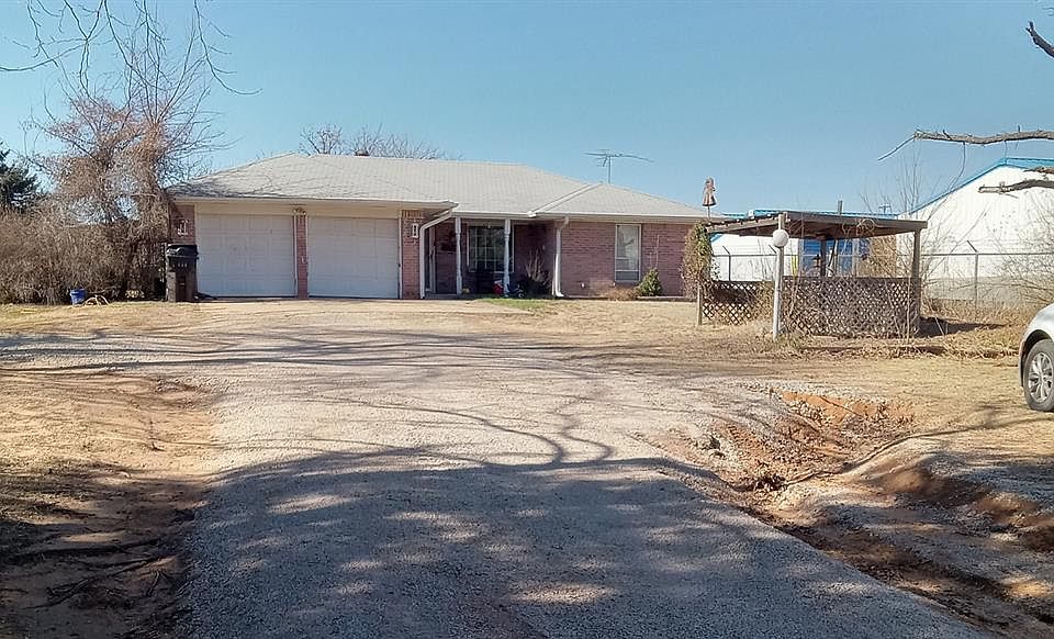 1st image of 3129 Janet Ln