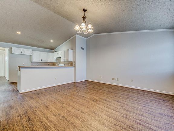 2nd image of 1636 Choctaw Dr