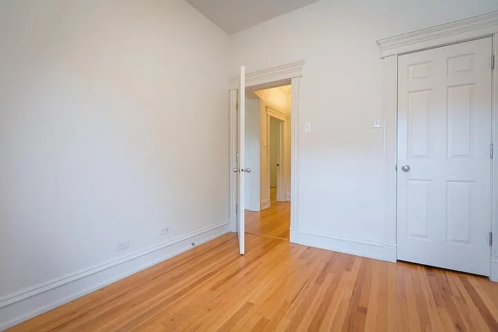 5706-10 S. Blackstone Ave — Photo 18