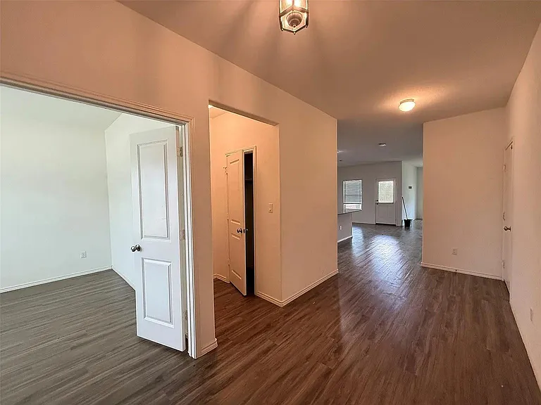 1216 Blackhaw Ln — Photo 4