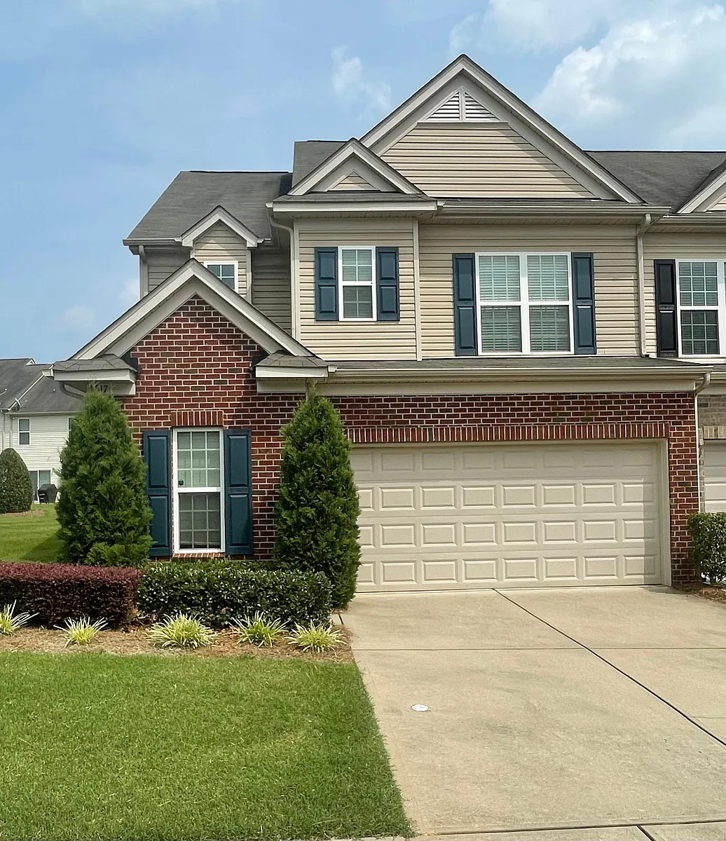 Building Photo - 4747 Mount Royal Ln