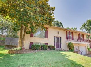 9956 Chileswood Dr, Saint Louis, MO 63126