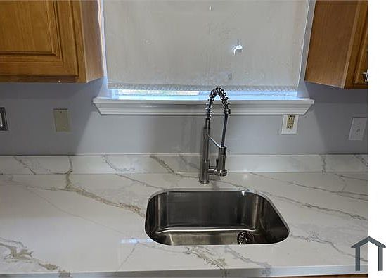 5th image of 8812 Dinkins St
