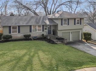 8811 W 71st Ter, Overland Park, KS 66204