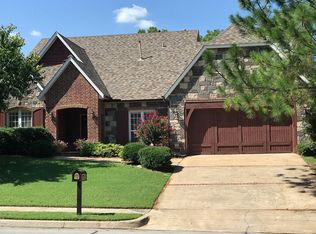 8711 E 101st Pl, Tulsa, OK 74133