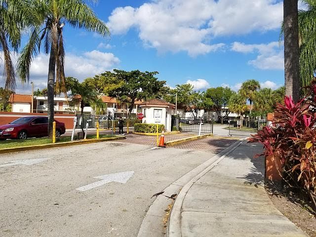 1st image of 871 NE 207th Ter