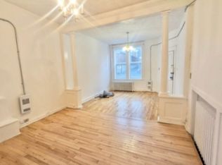 20 Queen St #1, Saint John, NB E2L 1R8