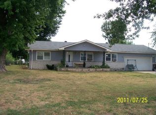 302 N Farm Rd 97, Springfield, MO 65802