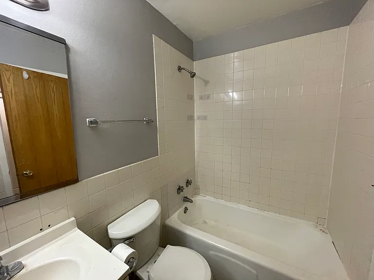 5920 N Kenmore Ave #207 — Photo 21