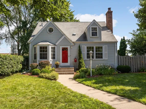 4026 Hubbard Ave N, Robbinsdale, MN 55422