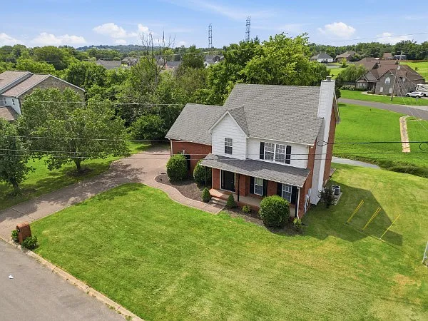 302 Twelve Oaks Ln