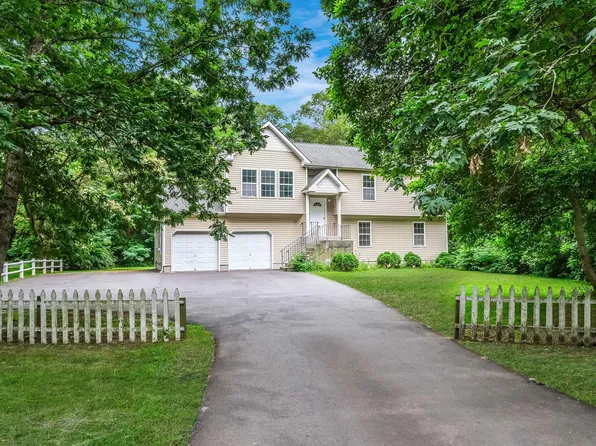 627 Blue Point Road, Holtsville, NY 11742
