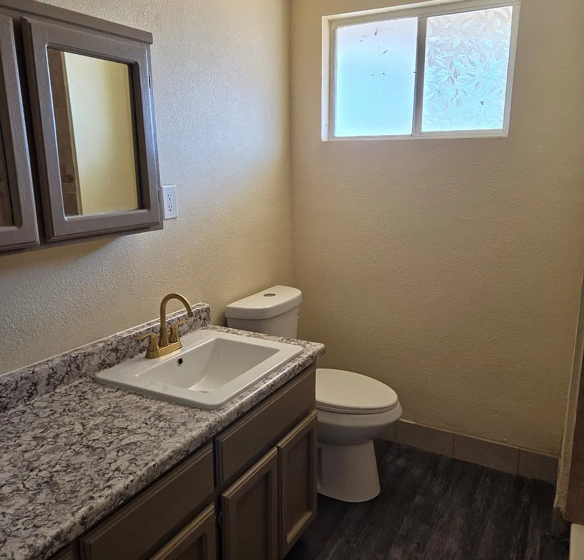 3 bed, 1100 sqft, $1,375 — Photo 2