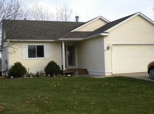 1292 Pin Oak Blf, Howell, MI 48843