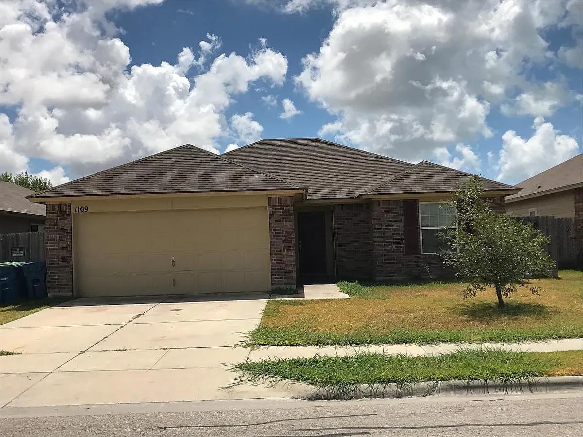 3 bed, 1419 sqft, $2,000 — Photo 1