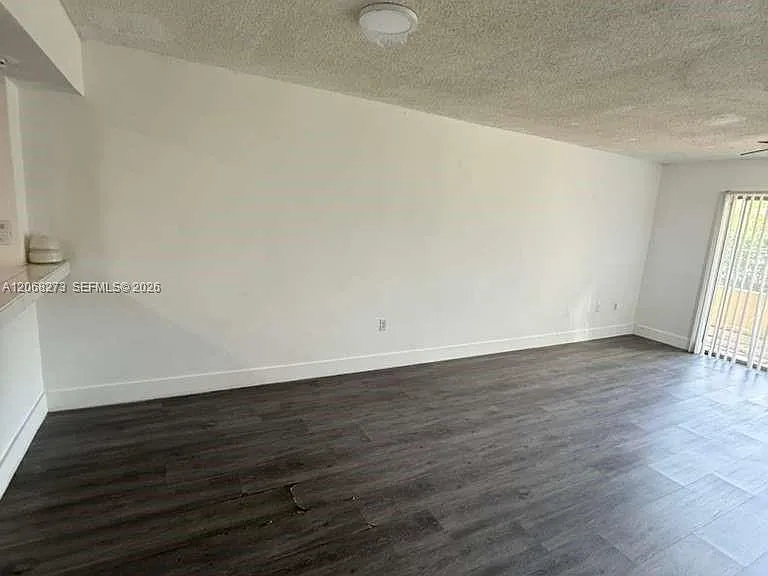 11905 NE 2nd Ave #C106 — Photo 6