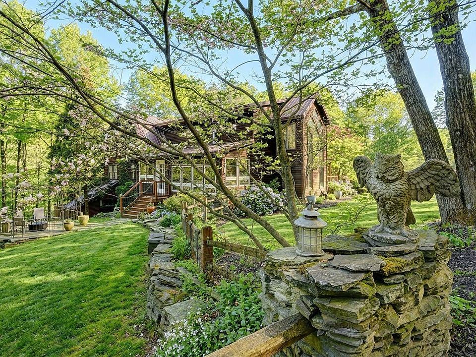 1st image of 590 Fox Rd