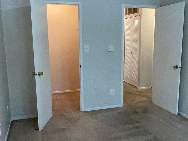 9848 Brookridge Ct — Photo 10
