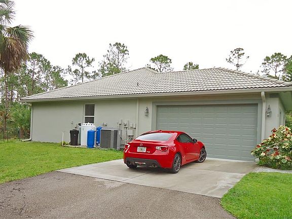 4th image of 860 Everglades Blvd S