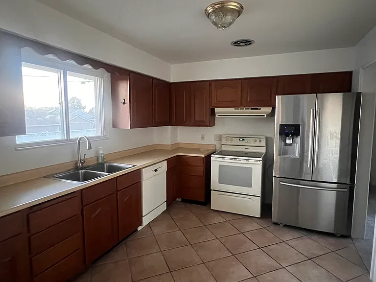 3620 S 2140 E — Photo 9