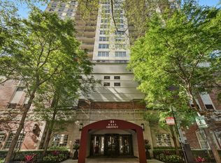 21 W Chestnut St APT 710, Chicago, IL 60610