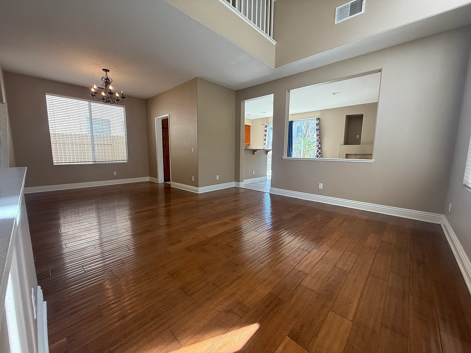 4 bed, 2.5 bath, 1825 sqft, $4,100 — Photo 4
