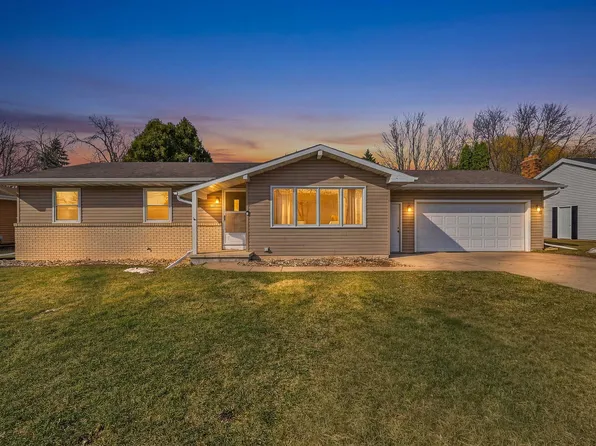 870 Nicolet Ave, Oshkosh, WI 54901