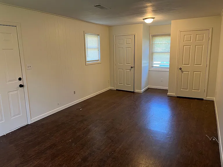 638 San Fernando Dr SE — Photo 8