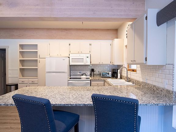 5th image of 351 S 2nd Ave #602