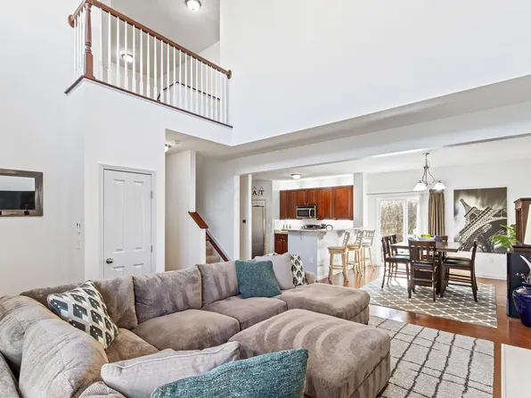 5726 Winding Rock Dr, Westerville, OH 43081