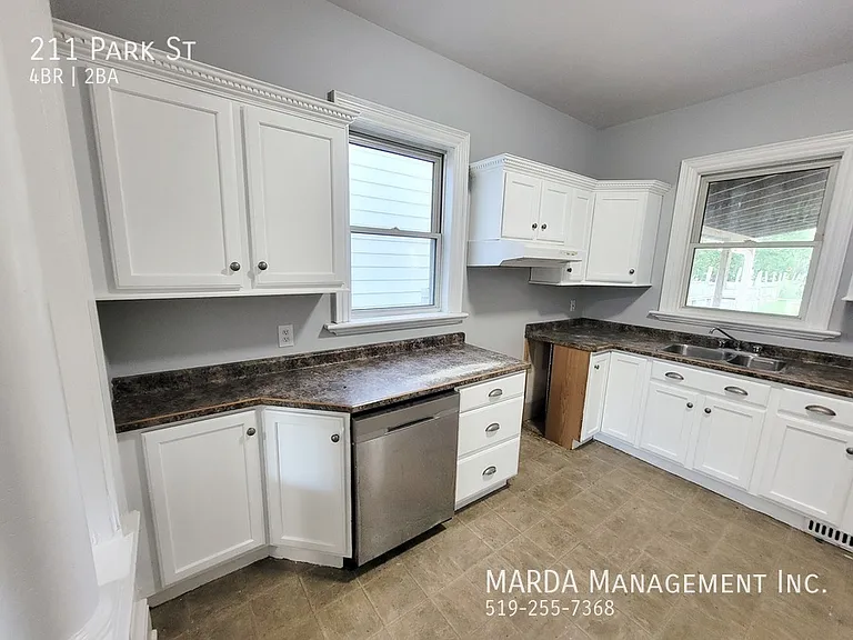 211 Park St — Photo 7