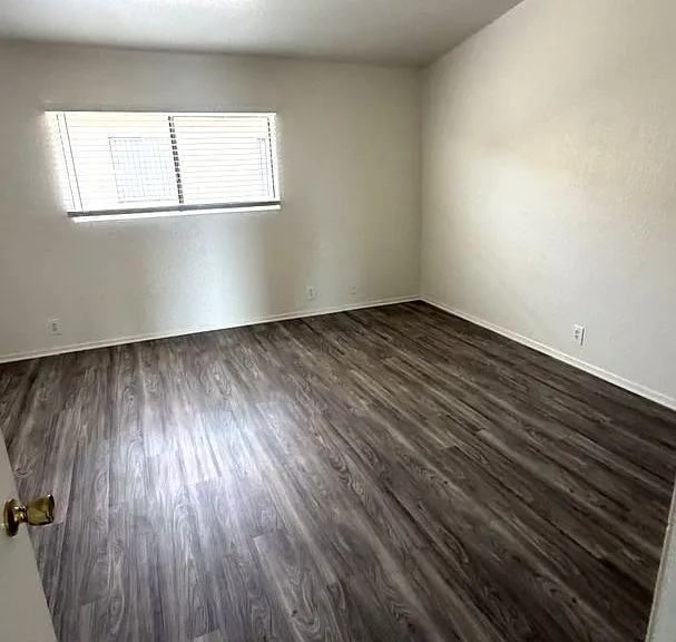 13528 Lemoli Ave — Photo 4